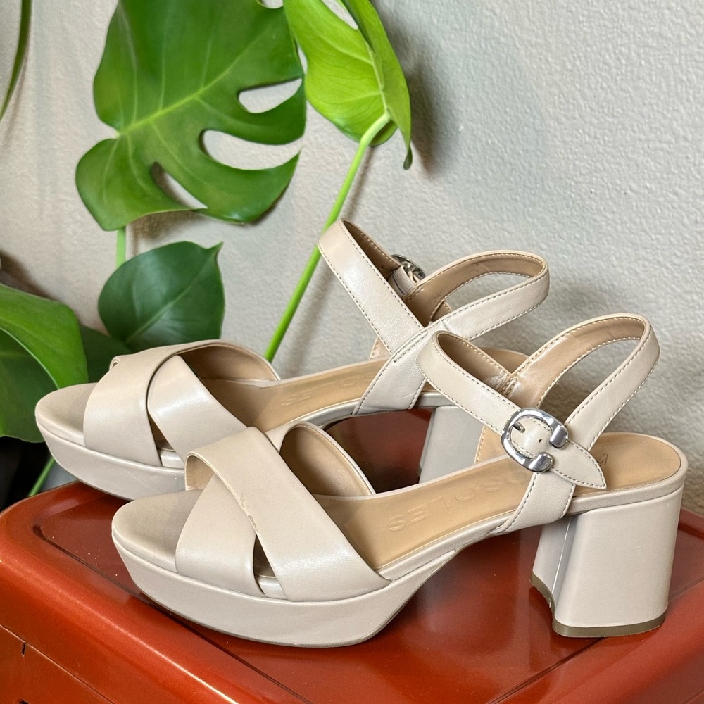 Aerosoles Cosmos Platform heel 3” Nude Real Leather